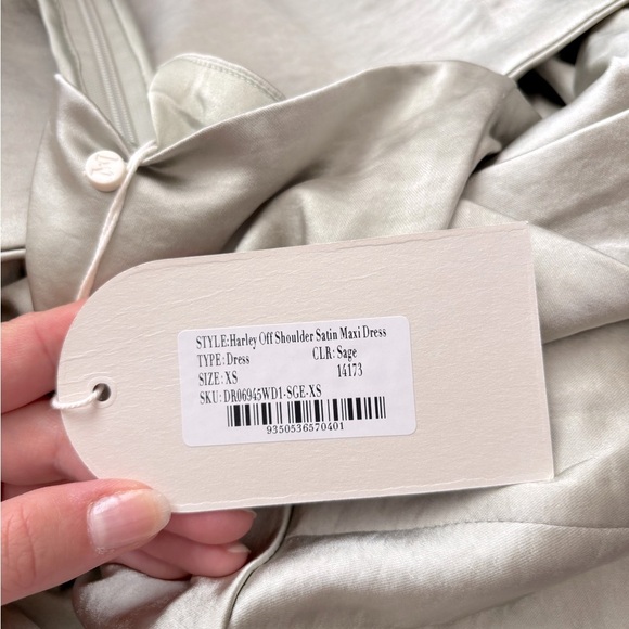 NWT MESHKI Harley Off The Shoulder Cross Satin Maxi Dress in Sage Green Size XS - Picture 9 of 9